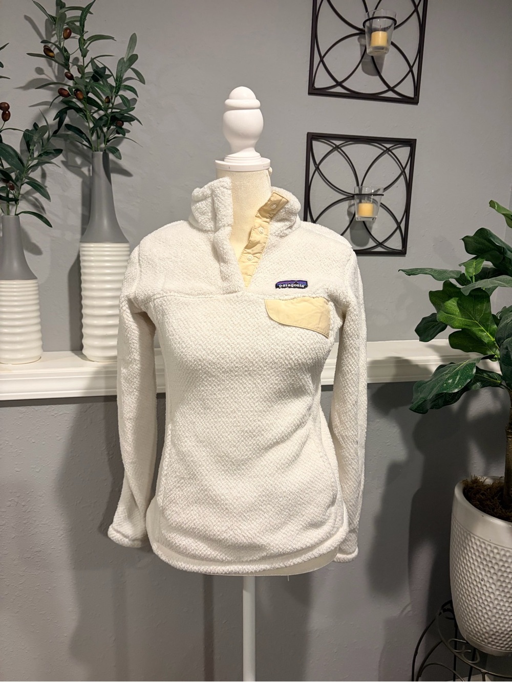 Patagonia Women’s Cream Fleece Pullover with Tan Placket
